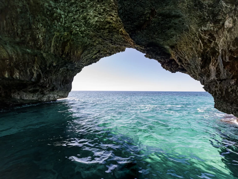 Motorboat for rent Torre Vado at the best price