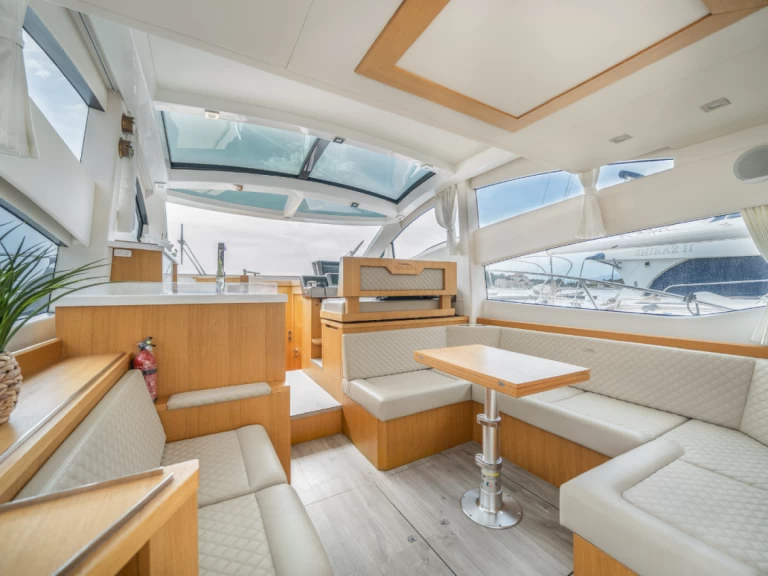 Rent a Galeon Galeon 430 Skydeck Makarska