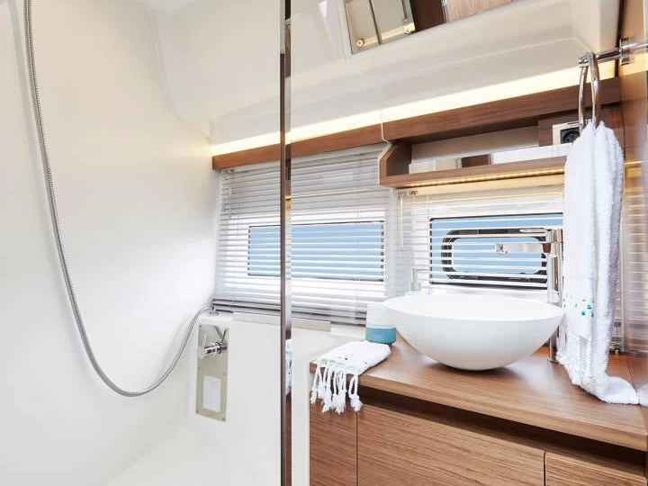 Motorboat rental with or without captain Jeanneau Makarska