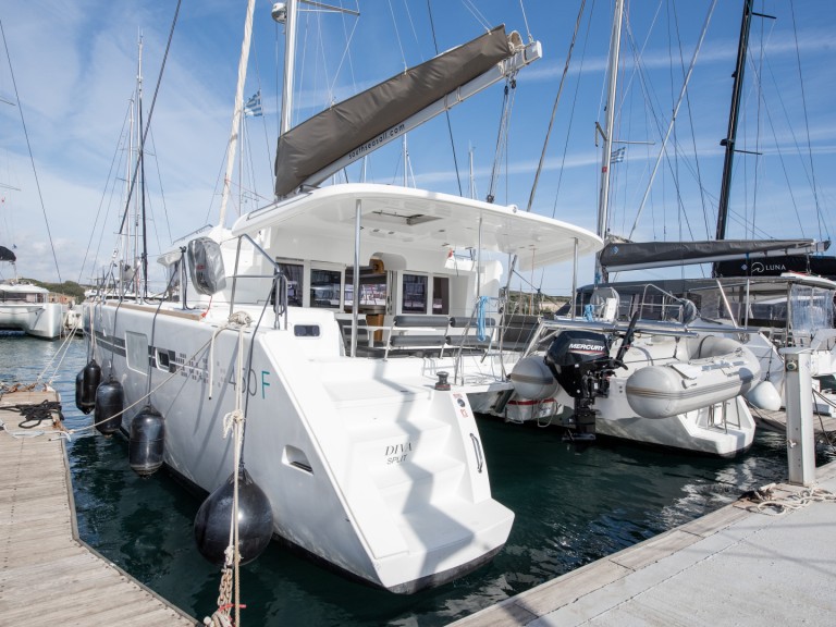 Bareboat Rental Catamaran Lagoon with a boat licence