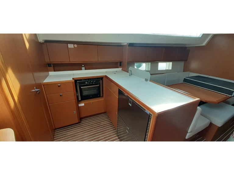 Bareboat Rental Sailboat Bavaria with a boat licence