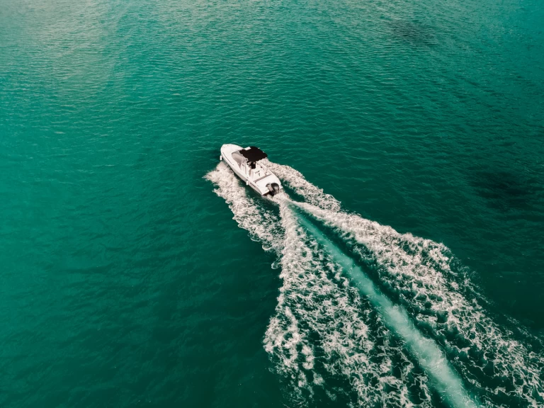 Motorboat for rent Le Gosier at the best price