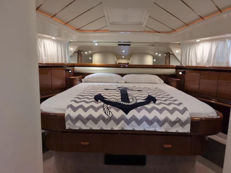 Motorboat rental in Cádiz - Ferretti 175 Fly