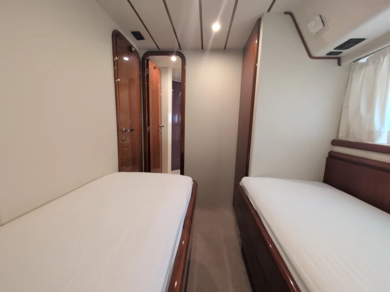 Motorboat for rent Cádiz at the best price