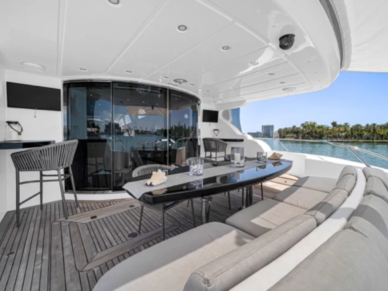 Rent a Leopard Leopard 105 Miami