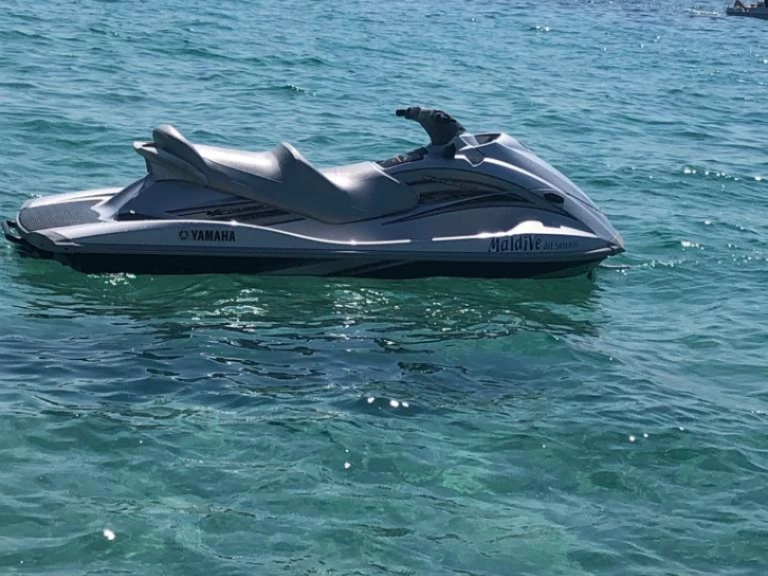 Rent a Yamaha Yamaha VX Torre Vado