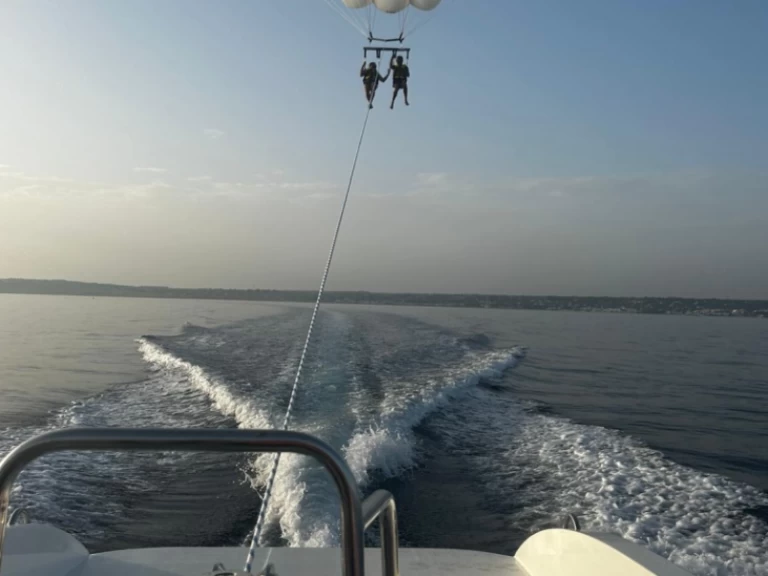 Yacht charter Torre Vado cheap Parasailing 28