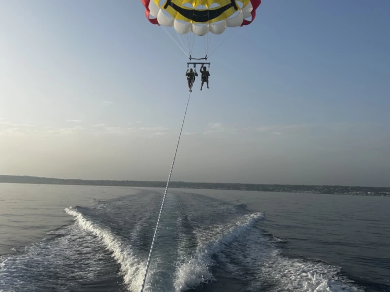 Boat rental Mercan Parasailing 28 in Torre Vado on Samboat