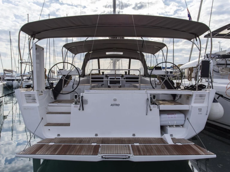 Boat rental Dufour Dufour 530 in Préveza on Samboat