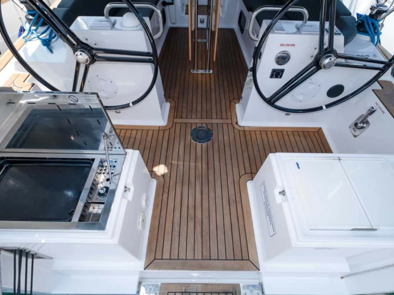 Boat rental Elan Impression 40.1 in Pula on Samboat