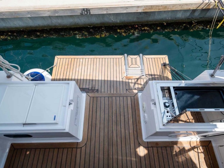 Sailboat rental with or without captain Elan Pula