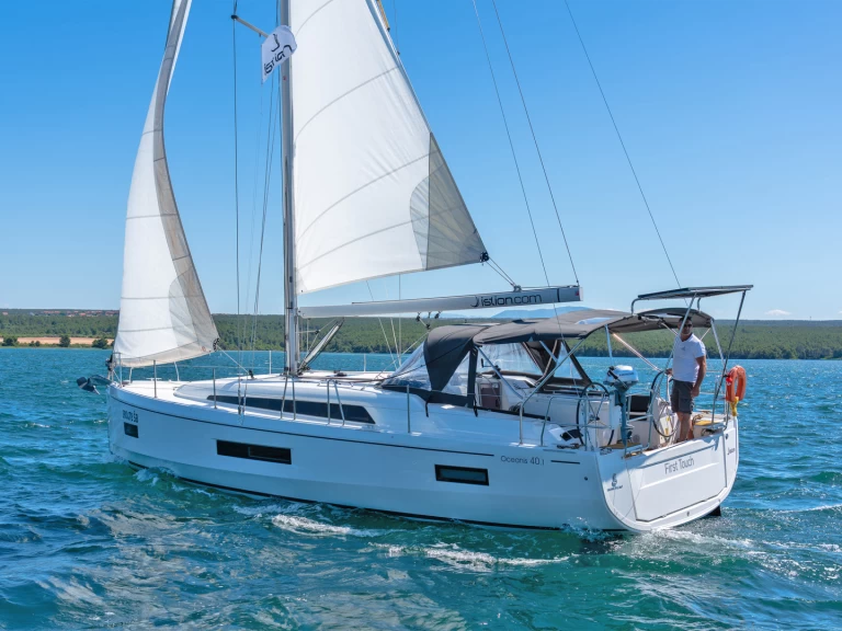 Bénéteau Oceanis 40.1 in Skradin on SamBoat