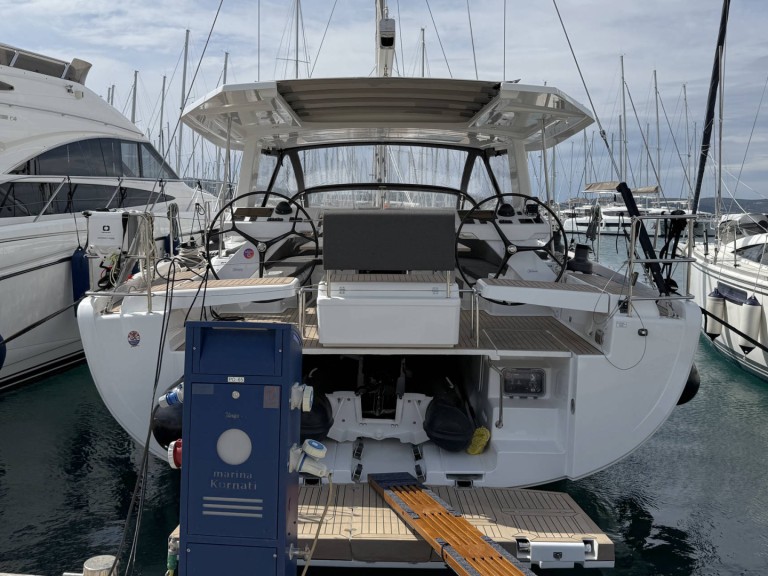 Bareboat Rental Sailboat Hanse with a boat licence