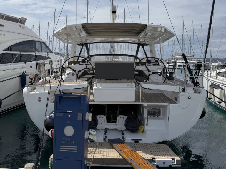 Bareboat Rental Sailboat Hanse with a boat licence