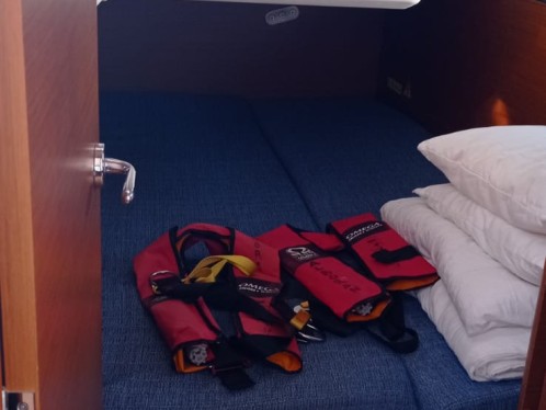 Boat rental Jeanneau Sun Odyssey 410 in Palma de Mallorca on Samboat