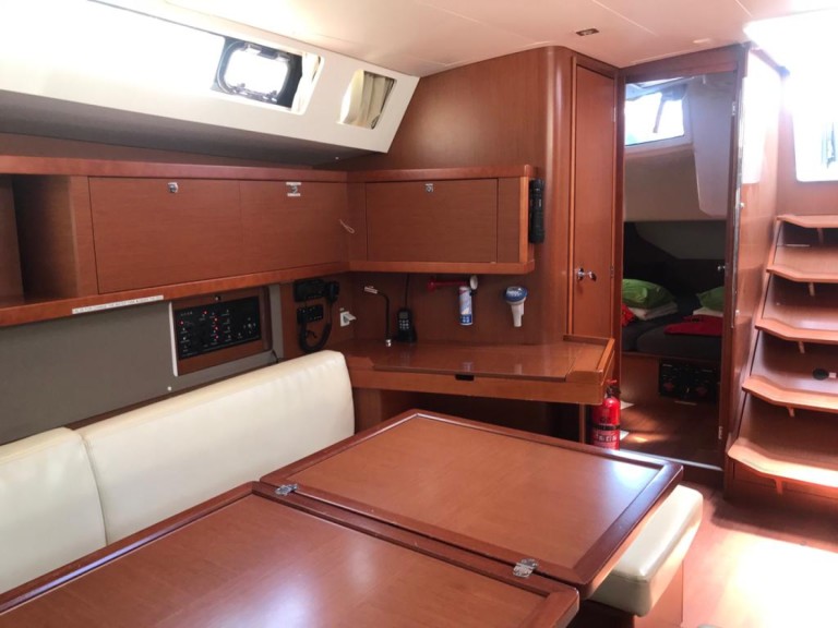 Sailboat rental in Palma de Mallorca - Bénéteau Oceanis 45