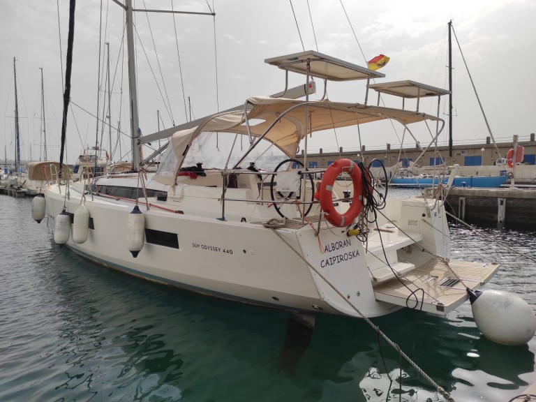 Boat rental Jeanneau Sun Odyssey 440 in Palma de Mallorca on Samboat