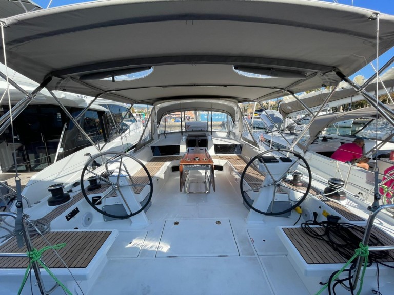 Sailboat for rent Palma de Mallorca at the best price