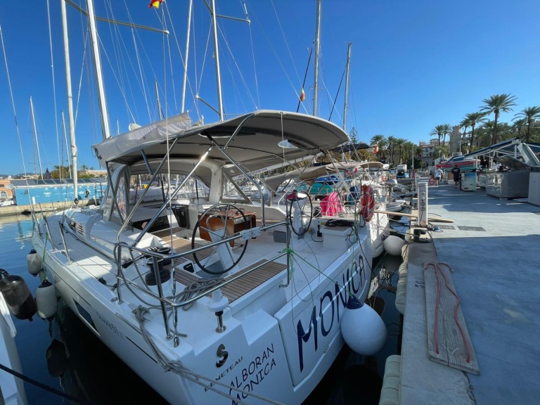 Bénéteau Oceanis 51.1 in Santa Cruz de Tenerife on SamBoat
