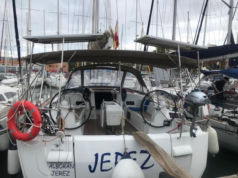Boat rental Jeanneau Sun Odyssey 519 in Palma de Mallorca on Samboat