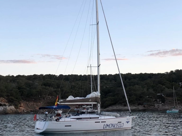 Boat rental Jeanneau Sun Odyssey 419 in Las Galletas on Samboat