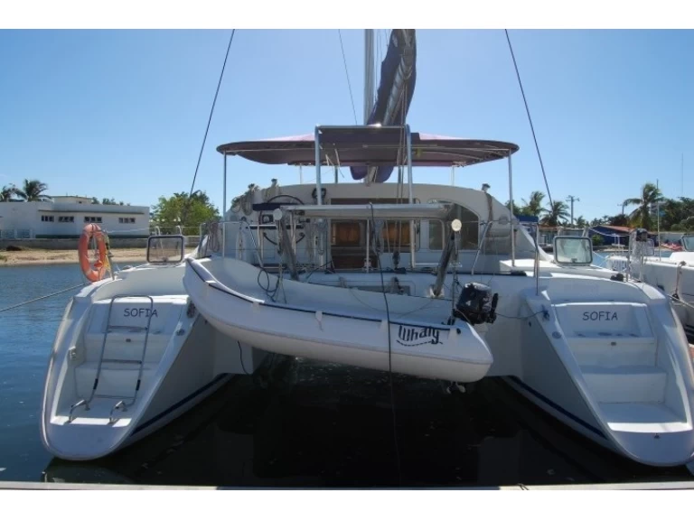 Lagoon Lagoon 410 charter bareboat or captained in  Cienfuegos