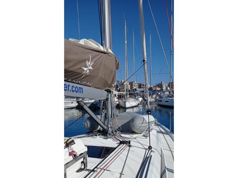 Yacht charter Las Galletas cheap Sun Odyssey 410
