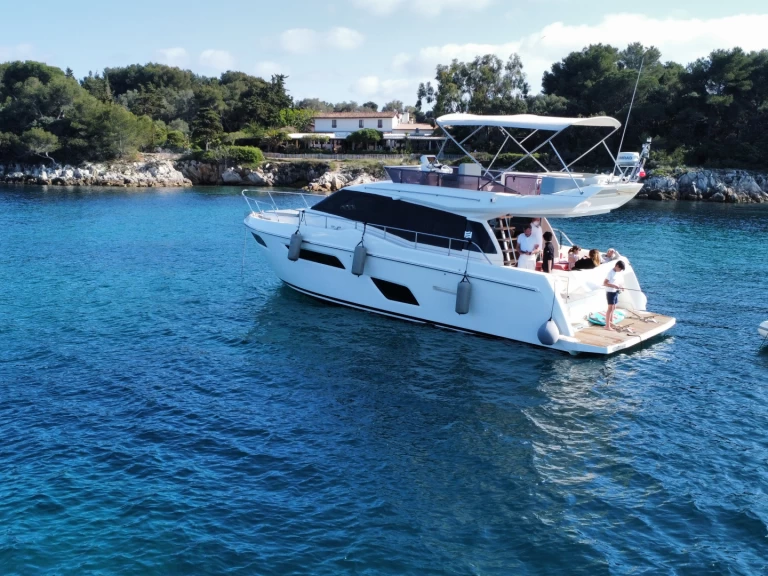 Boat rental Ferretti 450 FLY in La Napoule on Samboat
