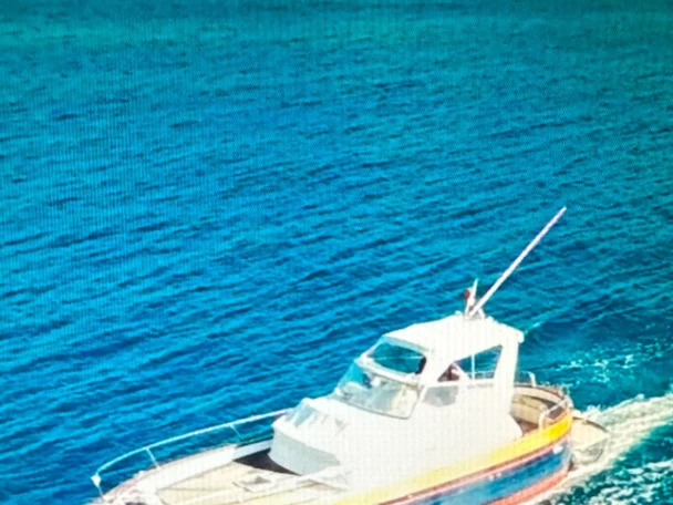 Motorboat for rent Salerno at the best price