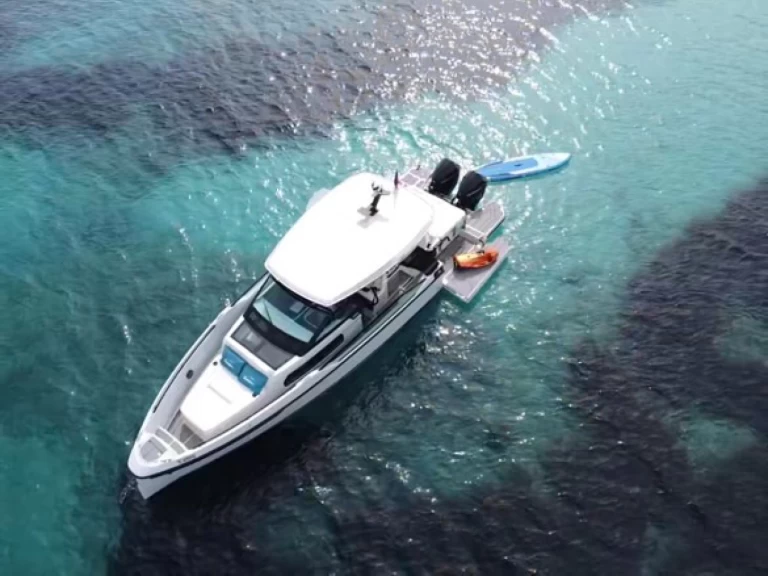 Rent a Saxdor Saxdor 320 GTO Golfe-Juan