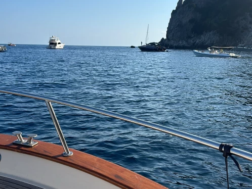 Bareboat Rental Motorboat Apreamare with a boat licence