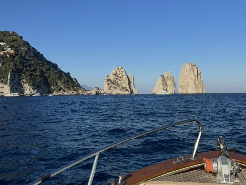 Motorboat for rent Sorrento at the best price