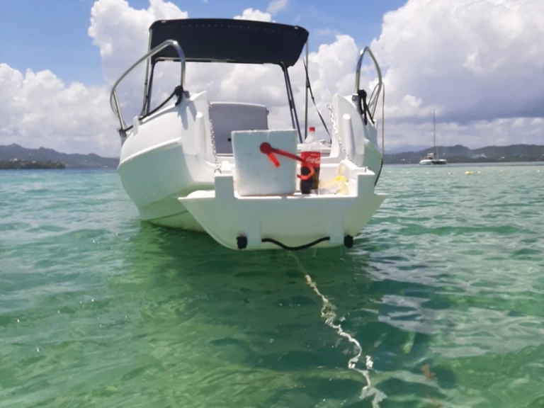 Yacht charter Le François cheap Whaly 500