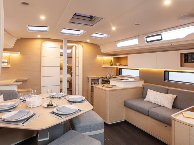 Sailboat for rent Larmor-Plage at the best price