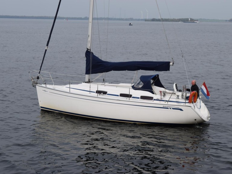 Yacht charter Larmor-Plage cheap Bavaria 30 Cruiser