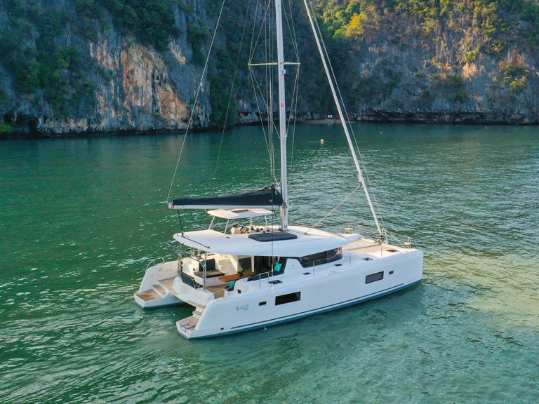 Catamaran rental in Hyères - Lagoon Lagoon 42 Millenium