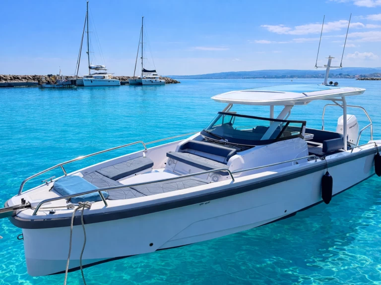 Yacht charter Saint-Laurent-du-Var cheap 29 Sun Top