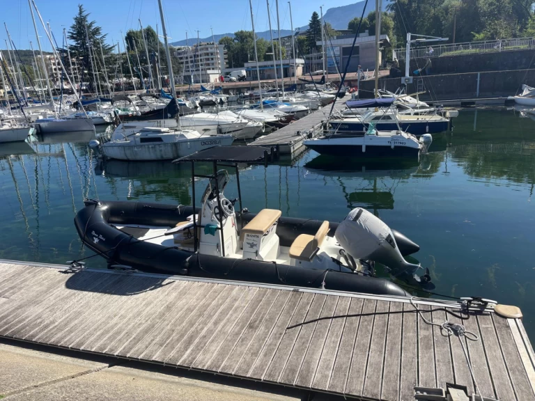 Bareboat Rental Motorboat Bombard with a boat licence