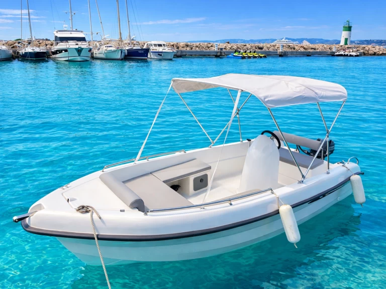 Bareboat Rental Motorboat Karel with a boat licence