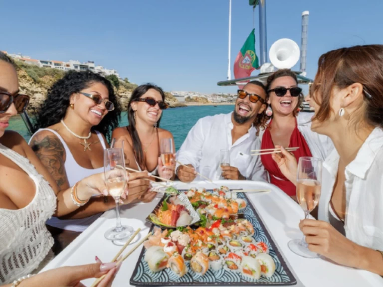 Rent a Fountaine Pajot Maryland 37 Vilamoura