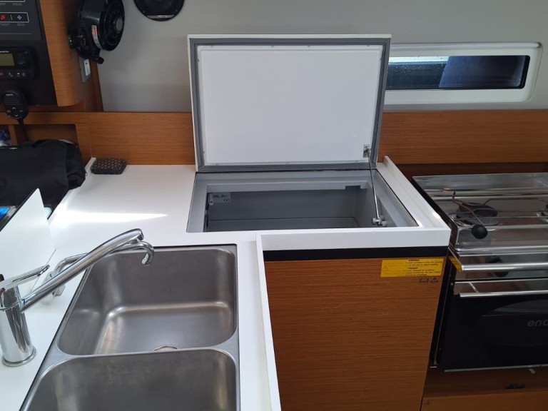 Bareboat Rental Sailboat Jeanneau with a boat licence