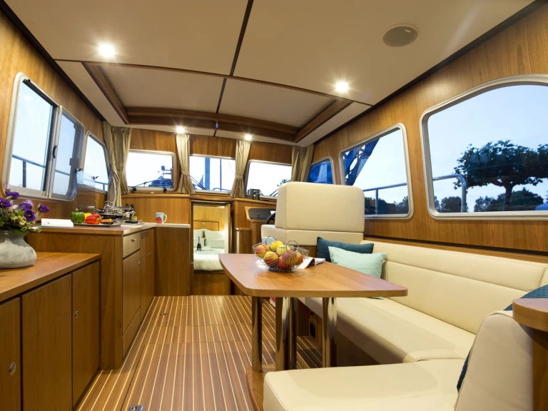 Motorboat rental in Kinrooi (City) - Linssen Linssen GS 35.0 Sedan