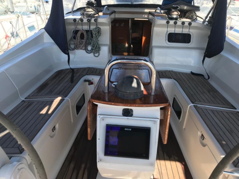 Sailboat for rent Palma de Mallorca at the best price