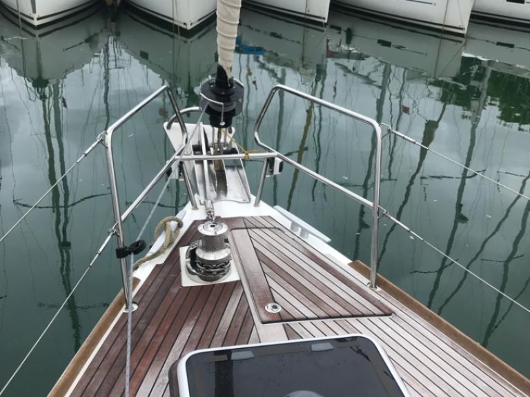 Sailboat rental in Palma de Mallorca - Jeanneau Sun Odyssey 519