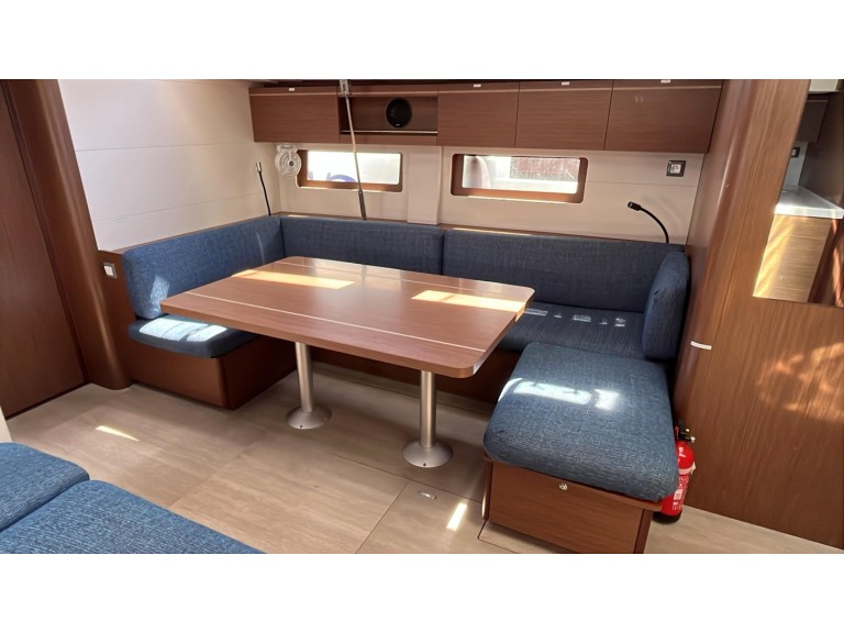 Yacht charter Palma de Mallorca cheap Oceanis 51.1