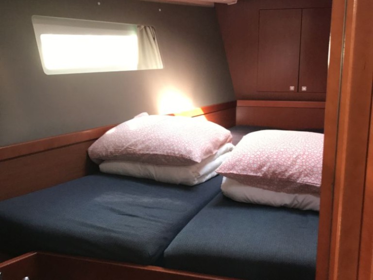 Sailboat rental in Palma de Mallorca - Bénéteau Oceanis 45