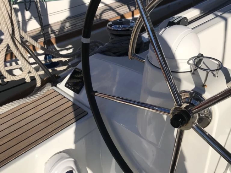 Sailboat for rent Palma de Mallorca at the best price