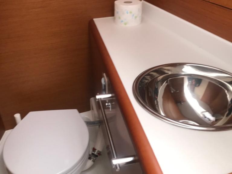 Jeanneau Sun Odyssey 419 charter bareboat or captained in  Palma de Mallorca