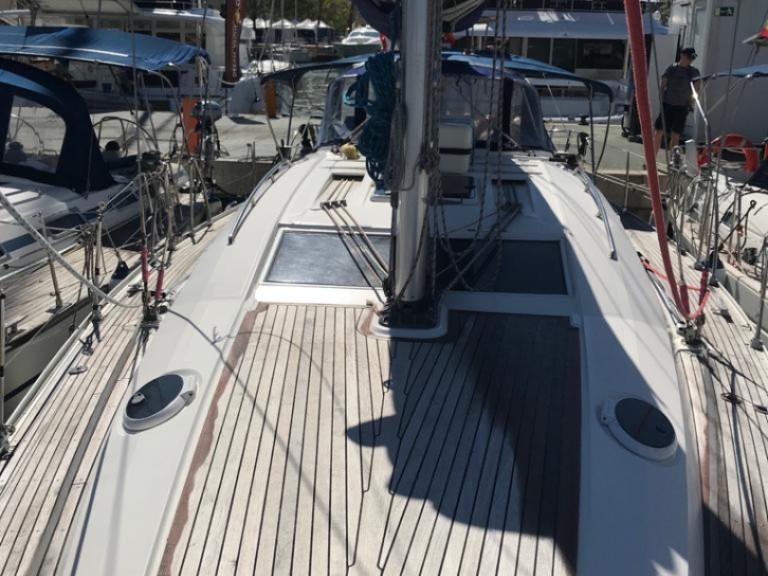 Sailboat for rent Palma de Mallorca at the best price