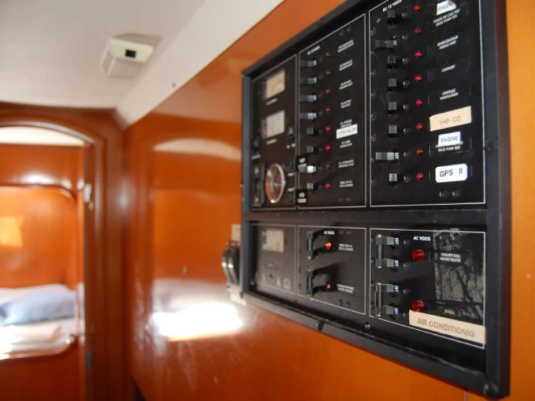 Lagoon Lagoon 410 charter bareboat or captained in  Cienfuegos